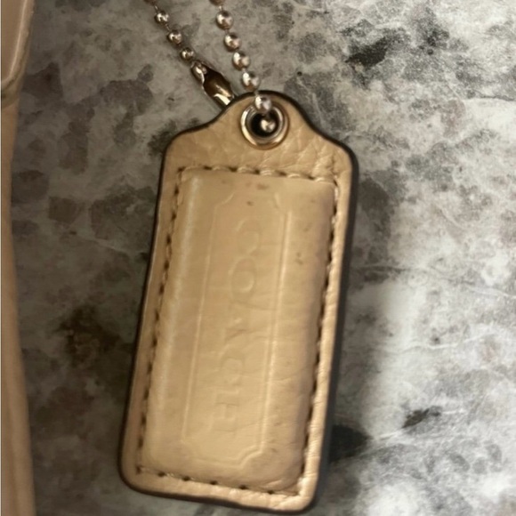 Coach Tan Leather Crossbody Bag vintage - Picture 4 of 9